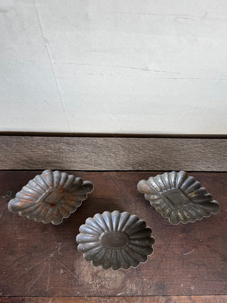 Set of 3 Vintage Tart Molds