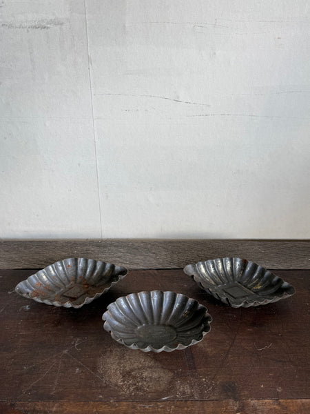 Set of 3 Vintage Tart Molds