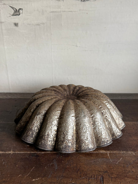 Vintage Metal Cake Tin