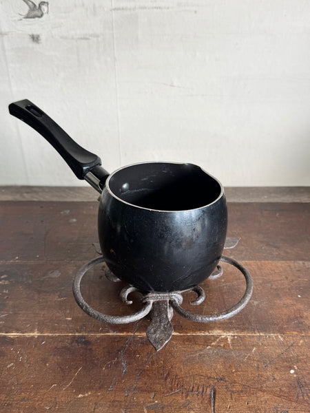 Fleur De Lys Metal Trivet