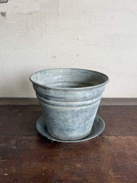Hawthorn Heritage Pot Planter