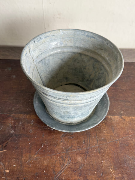 Hawthorn Heritage Pot Planter