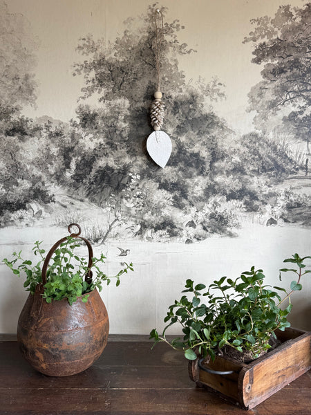 The Leaf & Shell Tassel - Natural